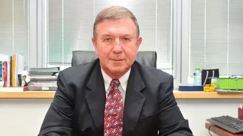 אחז בן ארי, היועץ המשפטי למשרד הביטחון אחז בן ארי, היועץ המשפטי למשרד הביטחון