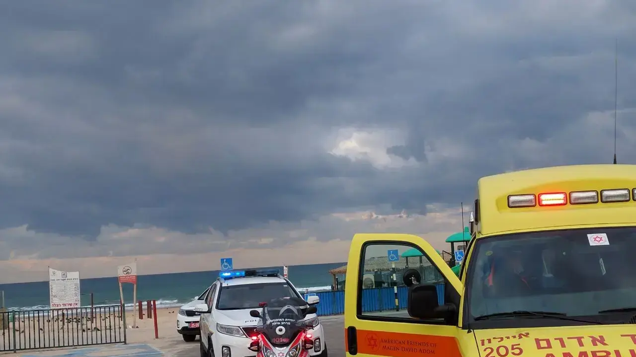אישה טבעה למוות בחוף הים בראשון לציון, דצמבר 2016 אישה טבעה למוות בחוף הים בראשון לציון, דצמבר 2016