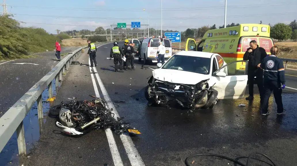 תאונת פגע וברח שבה נשרף אופנוע משטרתי בצומת גלילות. 17 בדצמבר 2016 תאונת פגע וברח שבה נשרף אופנוע משטרתי בצומת גלילות. 17 בדצמבר 2016