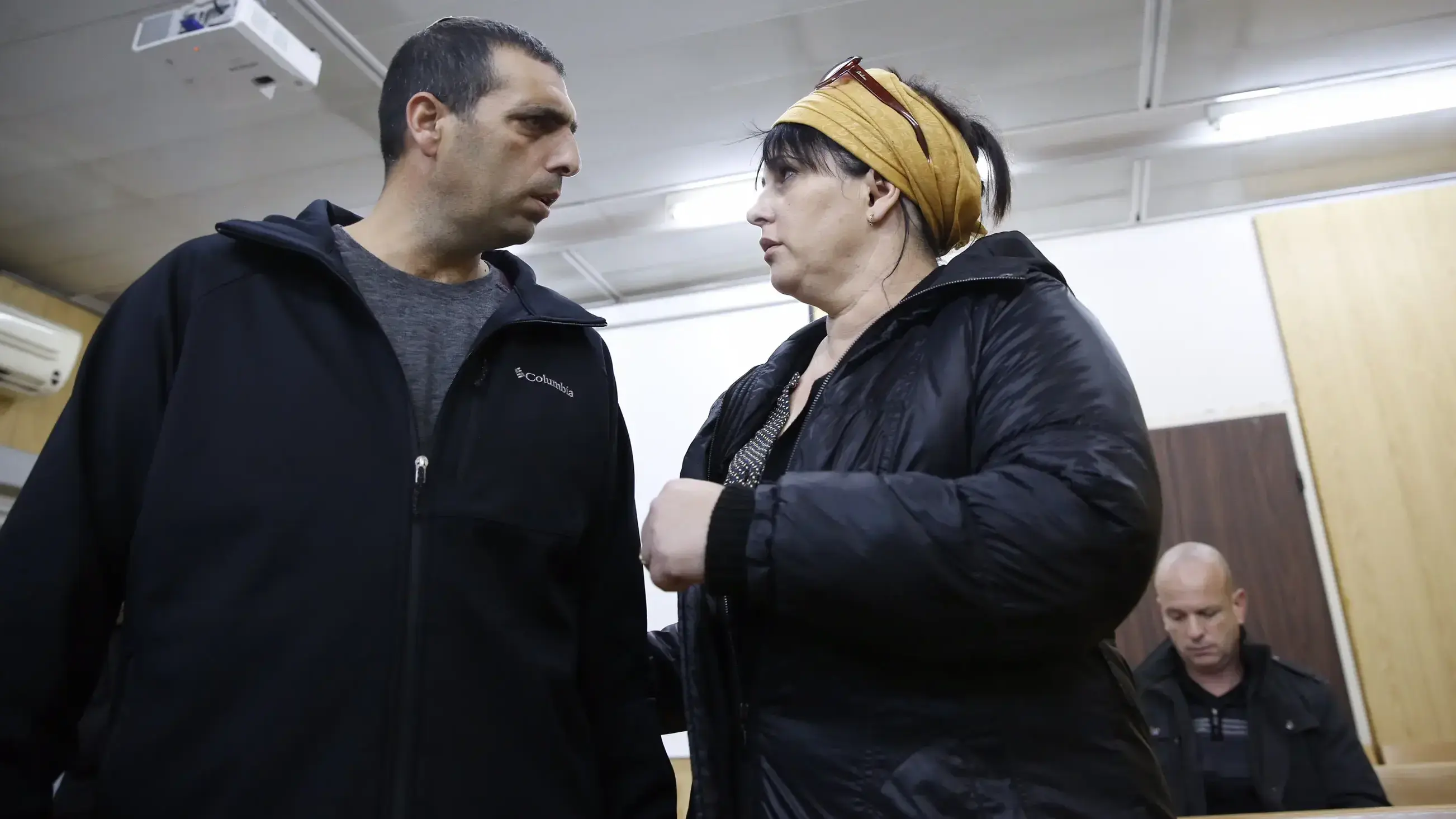אופק בוכריס נכנס לשימוע יחד עם אשתו נעמה, בבית הדין הצבאי בקריה, 18 בדצמבר 2016 אופק בוכריס נכנס לשימוע יחד עם אשתו נעמה, בבית הדין הצבאי בקריה, 18 בדצמבר 2016