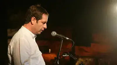 השר אופיר פינס נואם נאום (ניר שאנני) השר אופיר פינס נואם נאום (ניר שאנני)