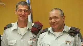 טקס מינוי אלוף פיקוד צפון חדש, יאיר גולן במקום האלוף היוצא גדי אייזנקוט, יולי 2011 טקס מינוי אלוף פיקוד צפון חדש, יאיר גולן במקום האלוף היוצא גדי אייזנקוט, יולי 2011