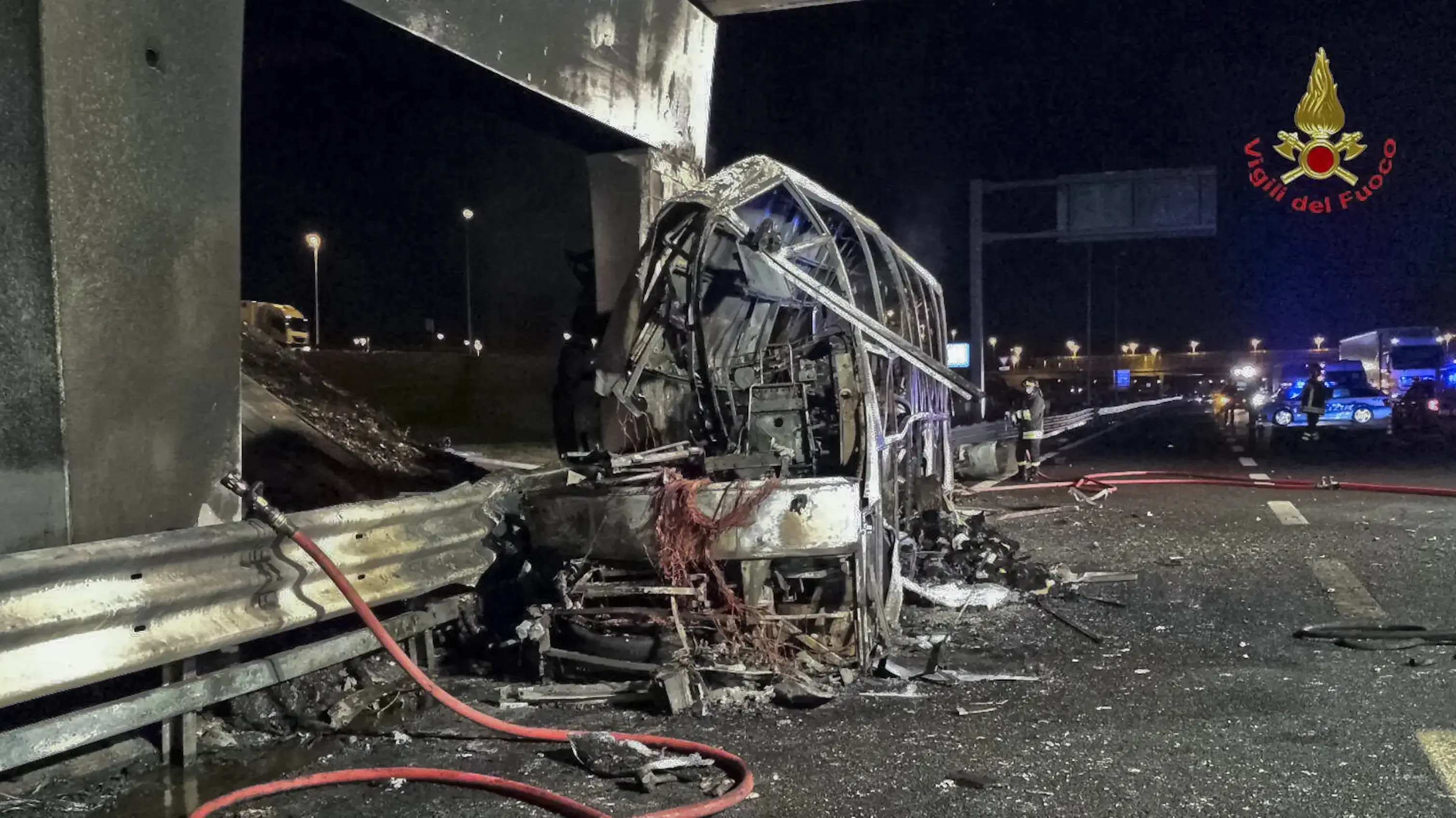 16 בני אדם נהרגו בתאונת אוטובוס סמוך לעיר ורונה שבצפון איטליה, 21 בינואר 2017 16 בני אדם נהרגו בתאונת אוטובוס סמוך לעיר ורונה שבצפון איטליה, 21 בינואר 2017