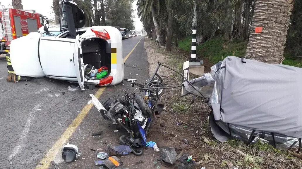תאונת דרכים של רכב שפגע בקלנעית בפרדס חנה, 1 בפברואר 2017 תאונת דרכים של רכב שפגע בקלנעית בפרדס חנה, 1 בפברואר 2017