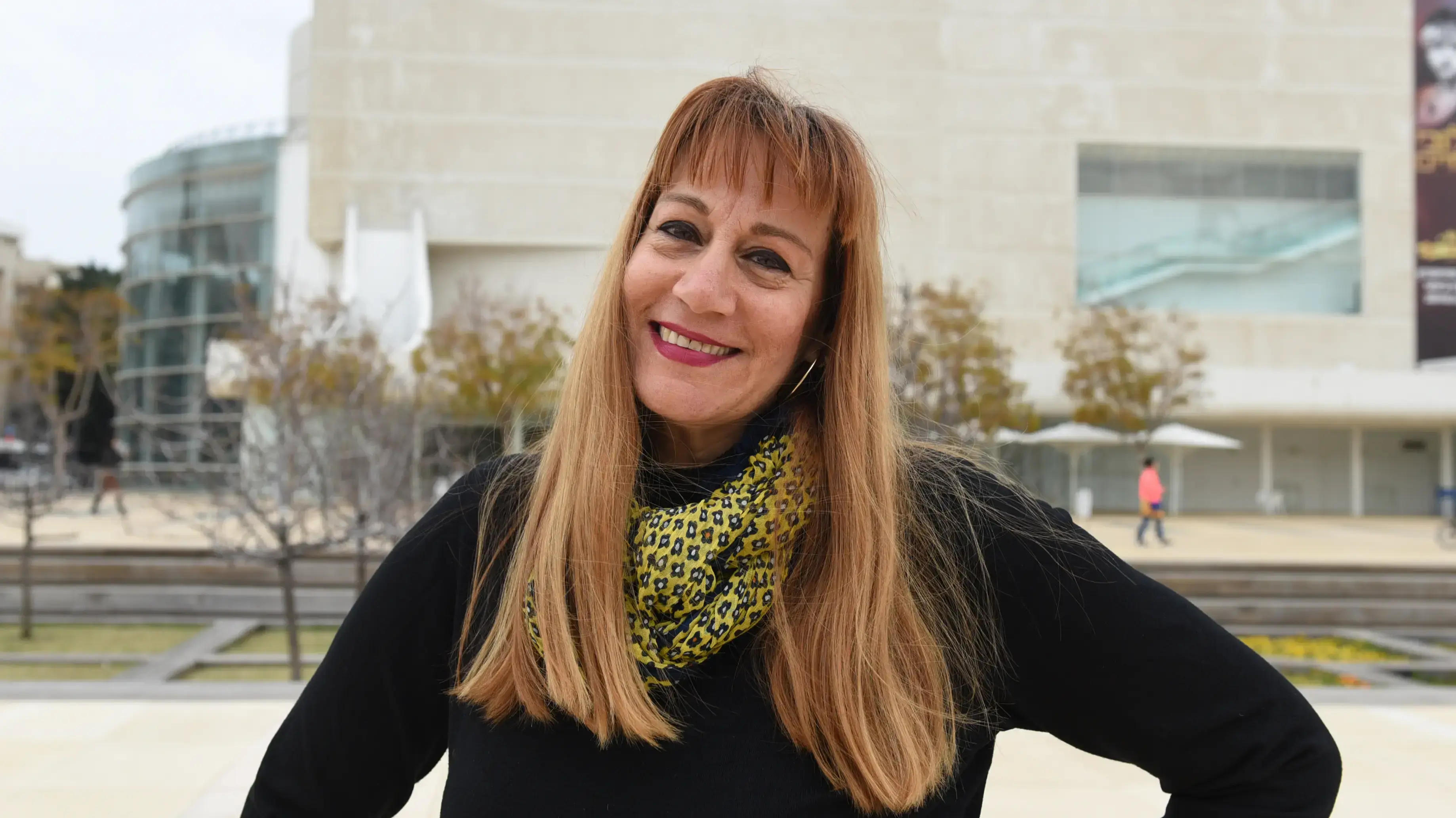 "אין כמו התיאטרון. זו האהבה הגדולה שלי". קם ברחבת "הבימה"