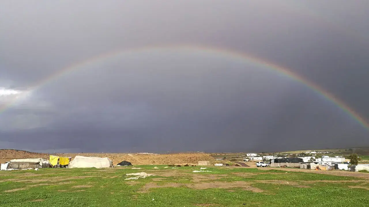 קשת בענן מעל פזורה בדואית סמוך לבאר שבע, 15 בפברואר 2017 קשת בענן מעל פזורה בדואית סמוך לבאר שבע, 15 בפברואר 2017