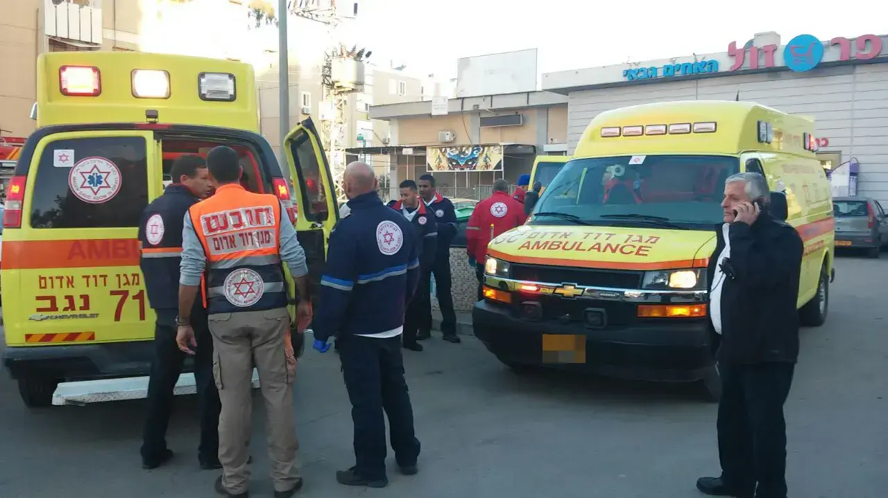 שריפה בבניין מגורים בדימונה, פברואר 2017 שריפה בבניין מגורים בדימונה, פברואר 2017