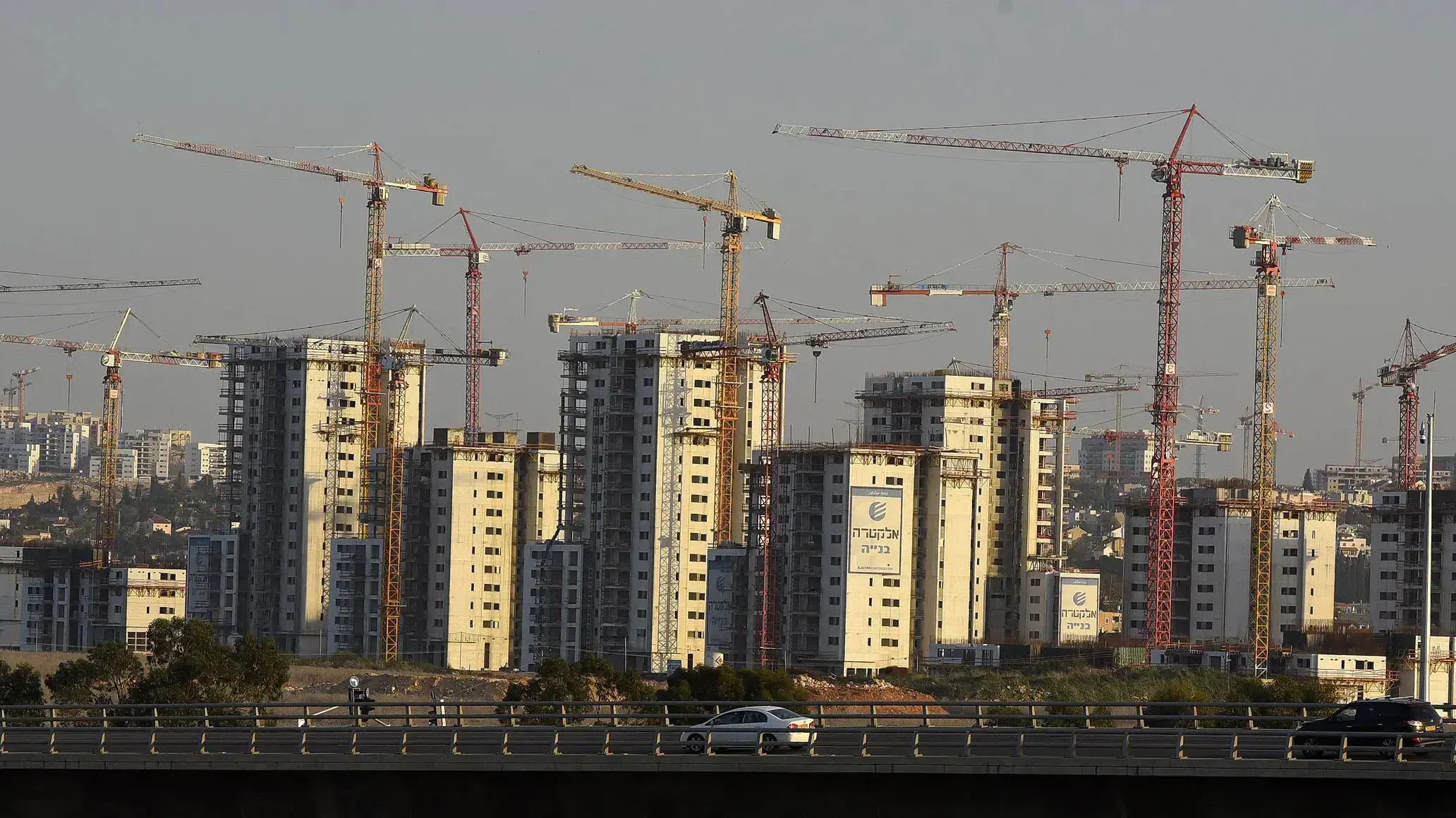 בנייה בראש העין, 10 בפברואר 2017 בנייה בראש העין, 10 בפברואר 2017