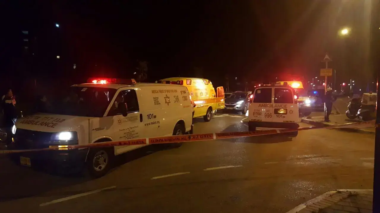 ניידת מד"א ניידת מד"א