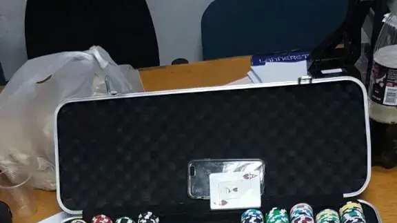 דירת הימורים התגלתה בבניין יוקרה בתל אביב, מרץ 2017 דירת הימורים התגלתה בבניין יוקרה בתל אביב, מרץ 2017
