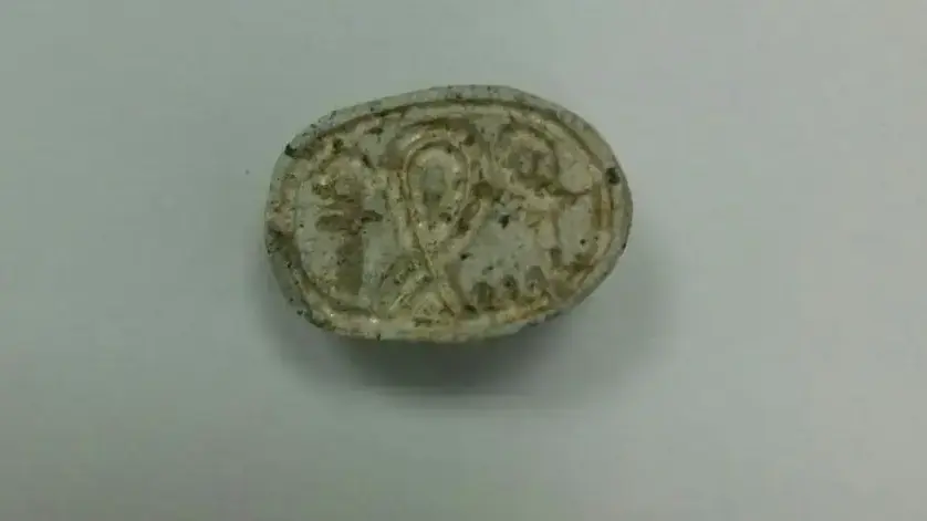פריטים ארכיאולוגים עתיקים שניסו להבריח לישראל. 6 במרץ 2017 פריטים ארכיאולוגים עתיקים שניסו להבריח לישראל. 6 במרץ 2017