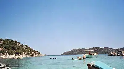 חוף מבודד בדרום טורקיה ליד קקובה ( נגה משל ) חוף מבודד בדרום טורקיה ליד קקובה ( נגה משל )