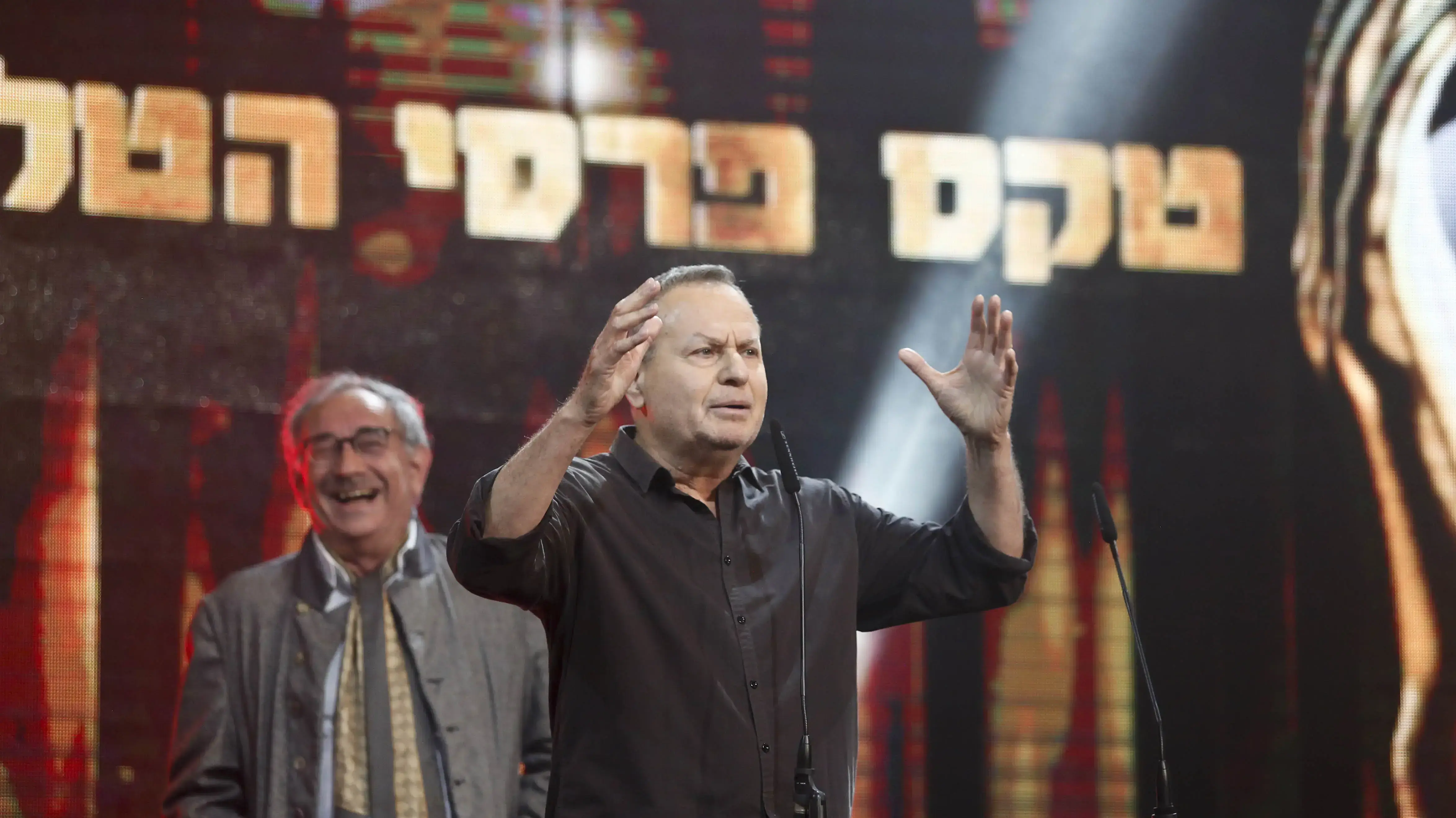 שלמה בראבא זוכה בפרס השחקן הטוב ביותר בסדרת דרמה על תפקידו ב"אורי ואלה", בטקס פרסי הטלוויזיה שלמה בראבא זוכה בפרס השחקן הטוב ביותר בסדרת דרמה על תפקידו ב"אורי ואלה", בטקס פרסי הטלוויזיה