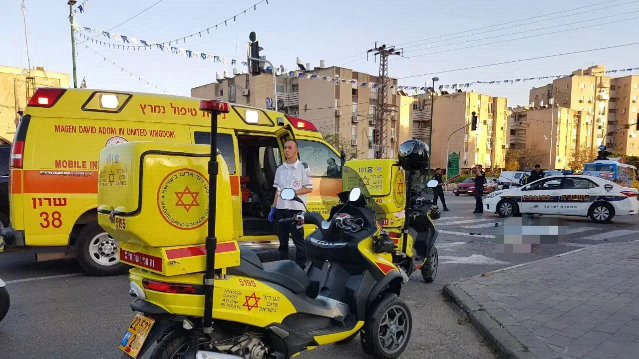 תאונה של הולכת רגל מאוטובוס, יאנוש קורצ'אק, נתניה, 19 באפריל 2017 תאונה של הולכת רגל מאוטובוס, יאנוש קורצ'אק, נתניה, 19 באפריל 2017