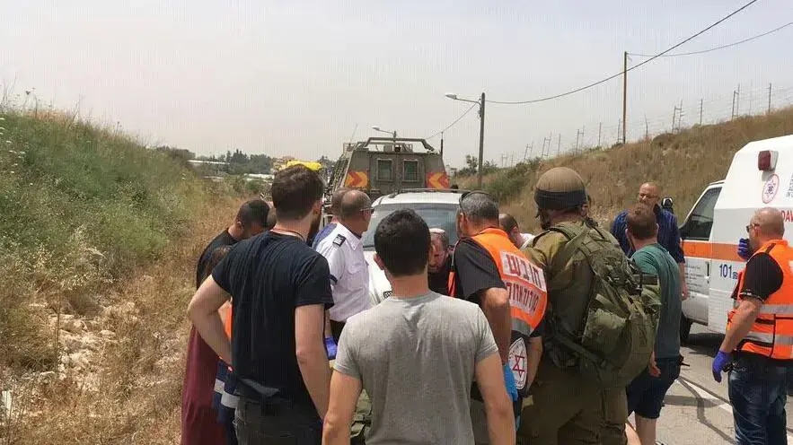צעירה שנמצאה מחוסרת הכרה בצד הדרך בכביש 5505 מצופים לכיוון אייל 1 במאי 2017 צעירה שנמצאה מחוסרת הכרה בצד הדרך בכביש 5505 מצופים לכיוון אייל 1 במאי 2017