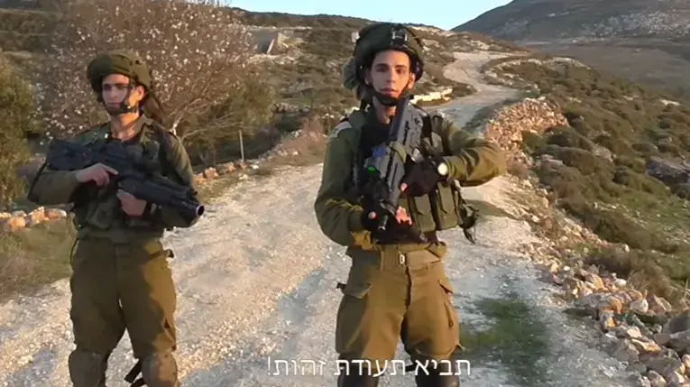 עימות בין קצין צה"ל לפעיל ארגון בצלם עימות בין קצין צה"ל לפעיל ארגון בצלם