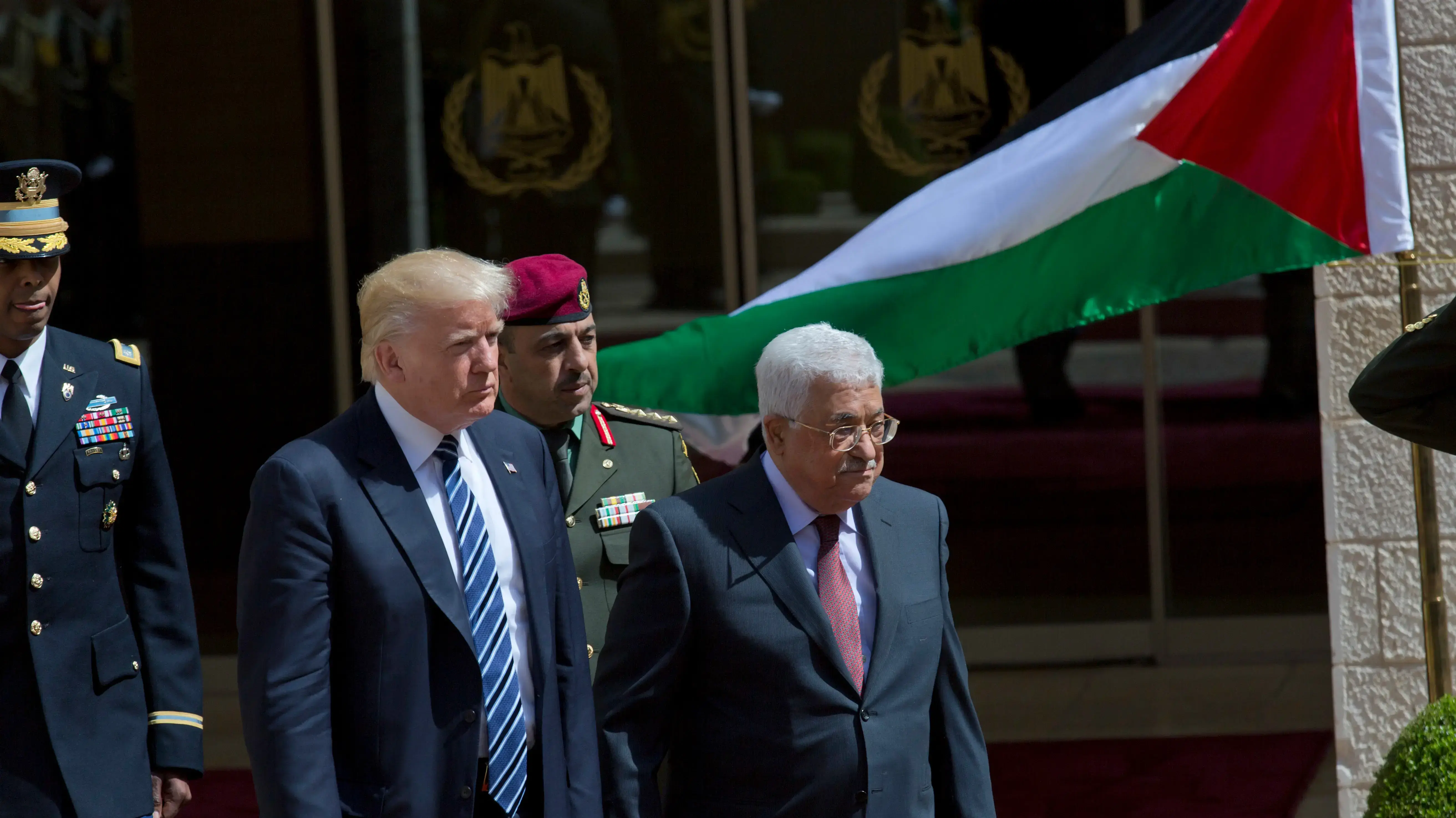 הנשיא דונלד טראמפ וראש הרשות אבו מאזן בפגישתם בבית לחם 23 במאי 2017 הנשיא דונלד טראמפ וראש הרשות אבו מאזן בפגישתם בבית לחם 23 במאי 2017