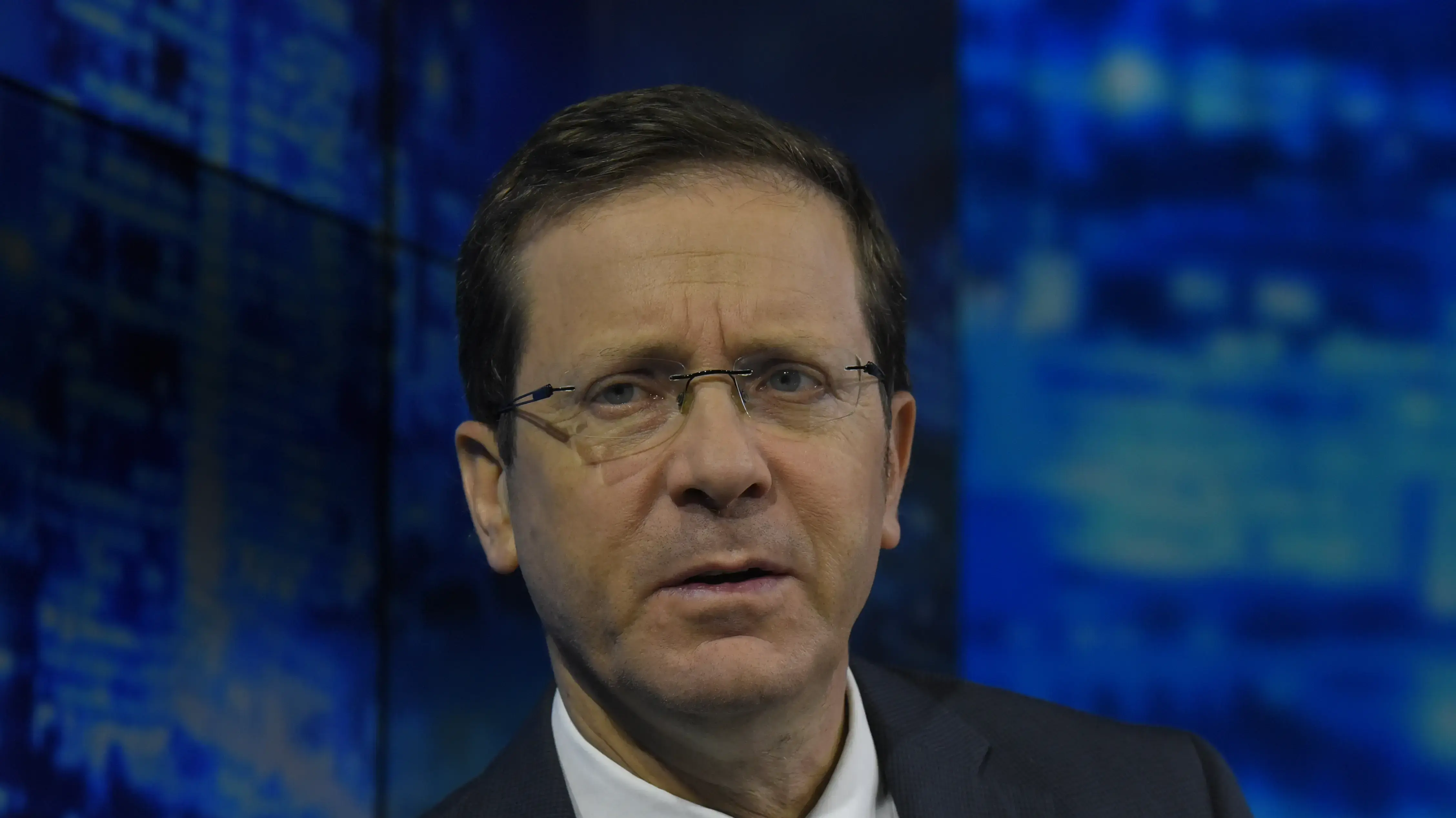 יצחק בוז'י הרצוג בריאיון לוואלה טוק עם יעקב אילון 30.317 יצחק בוז'י הרצוג בריאיון לוואלה טוק עם יעקב אילון 30.317