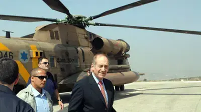 ראש הממשלה אהוד אולמרט )עמוס בן גרשום) ראש הממשלה אהוד אולמרט )עמוס בן גרשום)