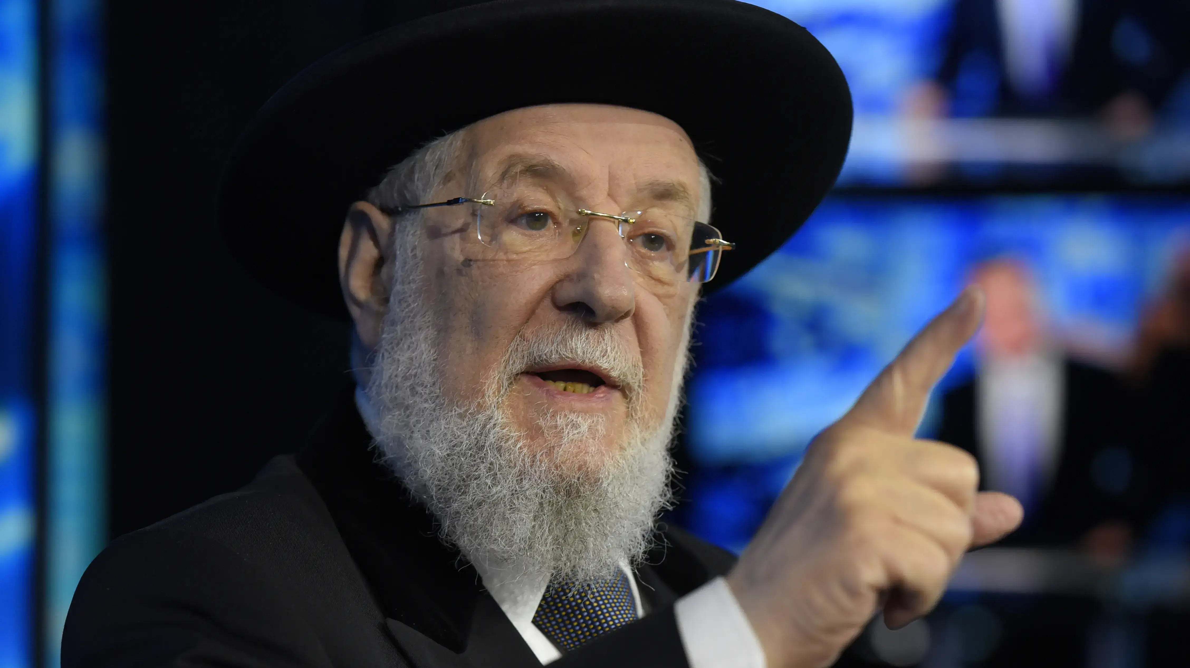 וואלה!talk יעקב אילון עם הרב ישראל מאיר לאו וואלה!talk יעקב אילון עם הרב ישראל מאיר לאו