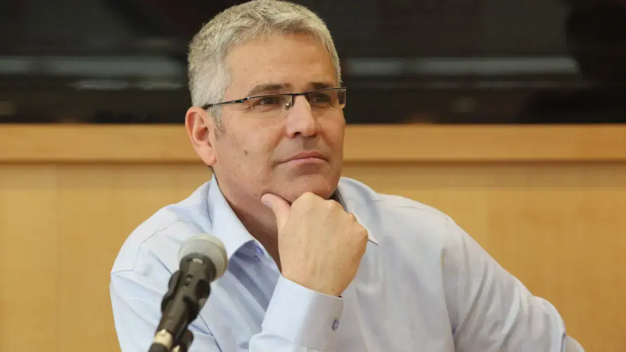 פרופ' גור אלרואי, דיקן הפקולטה למדעי הרוח באוניברסיטת חיפה, יוני 2017 פרופ' גור אלרואי, דיקן הפקולטה למדעי הרוח באוניברסיטת חיפה, יוני 2017