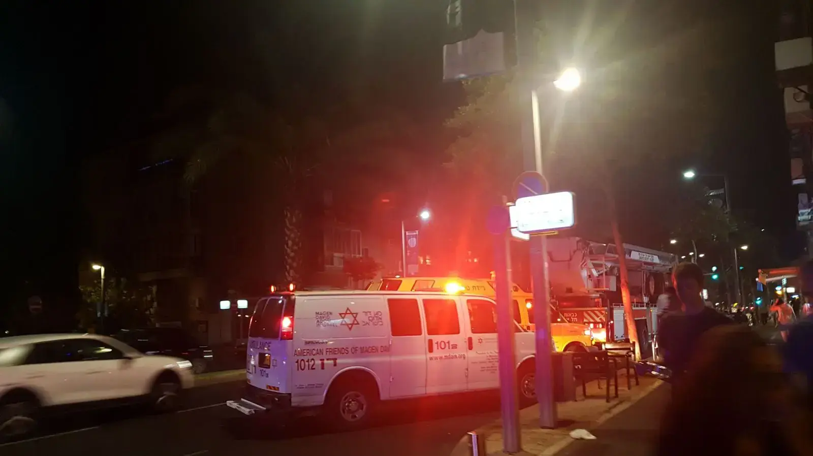 אם ובתה נפגעו קשה בשריפה בבניין מגורים בתל אביב, 30 ביוני 2017 אם ובתה נפגעו קשה בשריפה בבניין מגורים בתל אביב, 30 ביוני 2017
