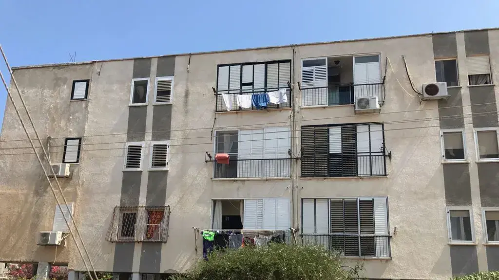 הבית בגבעת אולגה, חדרה, שבו מתגוררים ההורים שהתעללו בתינוק שלהם הבית בגבעת אולגה, חדרה, שבו מתגוררים ההורים שהתעללו בתינוק שלהם