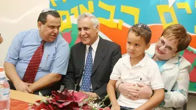 הנשיא קצב בגבעת שמואל (ישראל סאן) הנשיא קצב בגבעת שמואל (ישראל סאן)