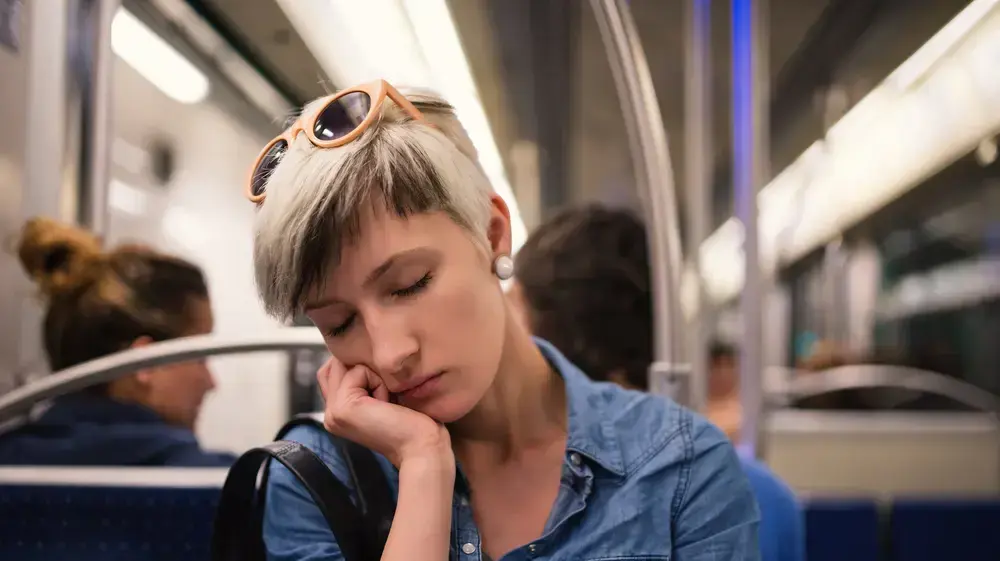 אם זה קורה לכם כל יום, כנראה שאתם לא ישנים מספיק טוב בלילה