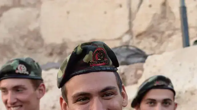 טוראי עידו ביטרן ניצח את מחלת הסרטן והיום, כנגד כל הסיכויים, הוא משרת כלוחם בגדוד שמשון של חטיבת כפיר טוראי עידו ביטרן ניצח את מחלת הסרטן והיום, כנגד כל הסיכויים, הוא משרת כלוחם בגדוד שמשון של חטיבת כפיר