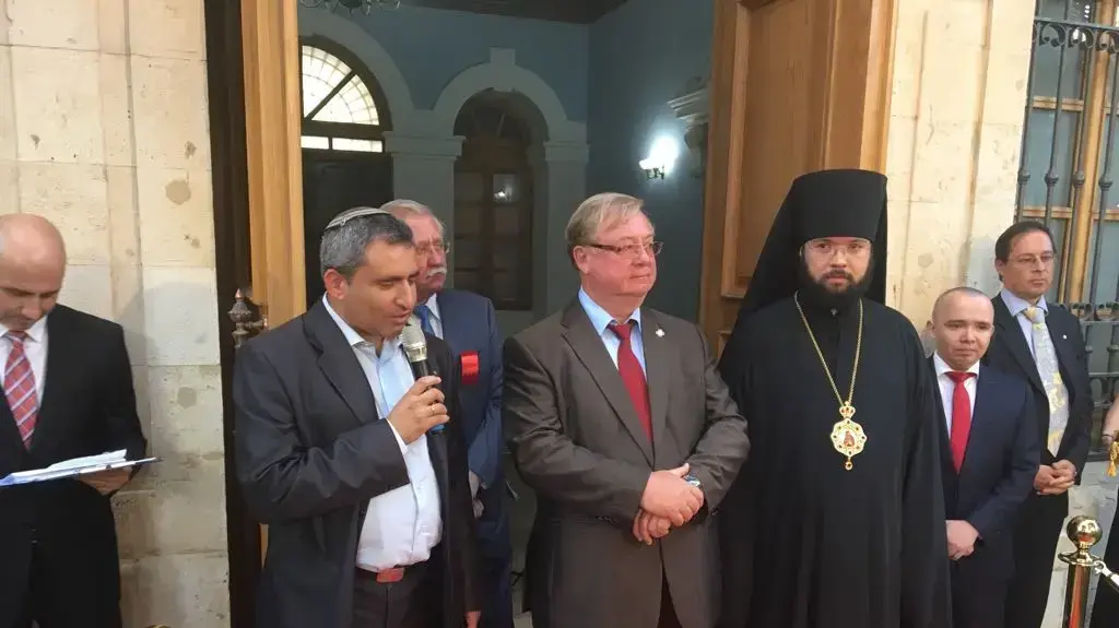 השר זאב אלקין בטקס חנוכת חצר סרגיי מחדש לאחר העברתה לידי רוסיה, 18 ביולי 2017 השר זאב אלקין בטקס חנוכת חצר סרגיי מחדש לאחר העברתה לידי רוסיה, 18 ביולי 2017