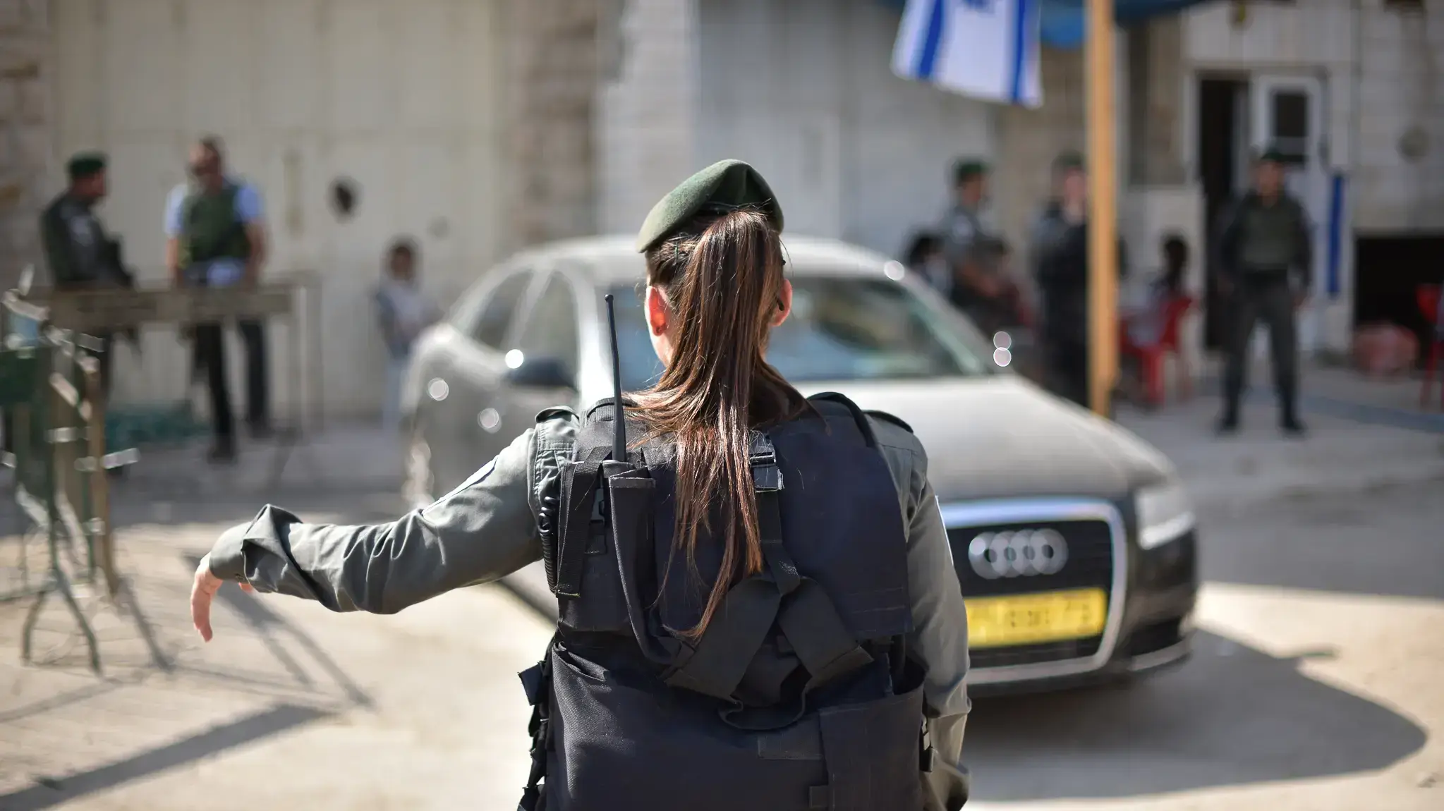 מתנחלים מתבצרים בבית המכפלה, חברון, 26 ביולי 2017 מתנחלים מתבצרים בבית המכפלה, חברון, 26 ביולי 2017