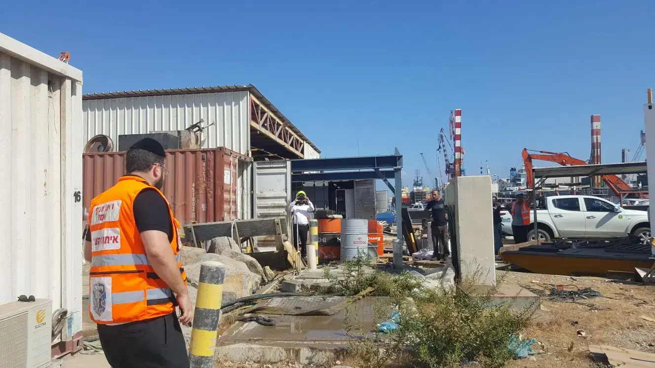 תאונת עבודה ברחוב הדייגים בחיפה 31 ביולי 2017 תאונת עבודה ברחוב הדייגים בחיפה 31 ביולי 2017