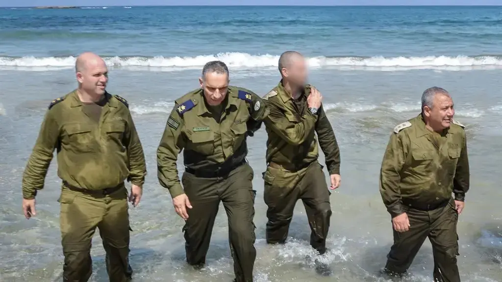 החלפת מפקד שייטת 13, אלוף-משנה טל מחליף בתפקידו את אלוף-משנה גור שרייבמן 2 באוגוסט 2017 החלפת מפקד שייטת 13, אלוף-משנה טל מחליף בתפקידו את אלוף-משנה גור שרייבמן 2 באוגוסט 2017