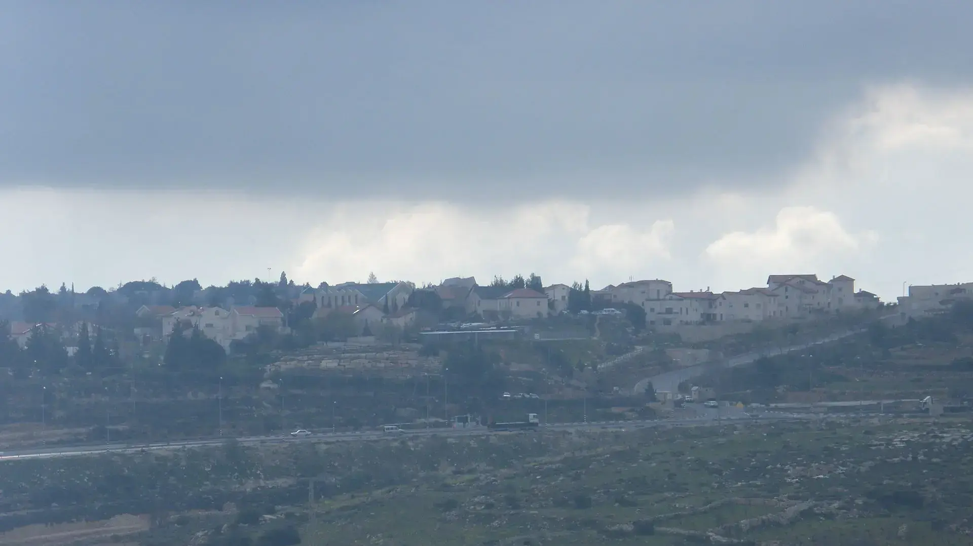 מבט על הישוב אלעזר במבט מאפרת, שכונת נתיב האבות אוגוסט 2017 מבט על הישוב אלעזר במבט מאפרת, שכונת נתיב האבות אוגוסט 2017