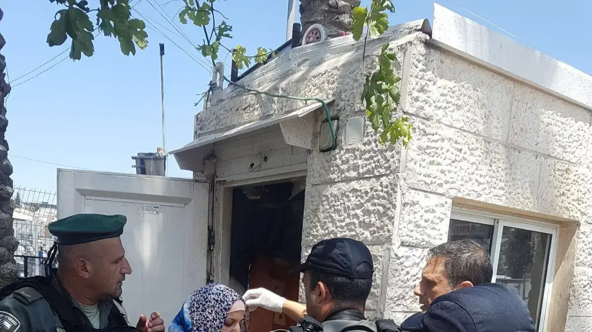 מחבלת ביצעה פיגוע דקירה סמוך לשער שכם מחבלת ביצעה פיגוע דקירה סמוך לשער שכם