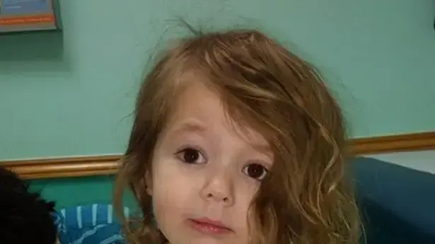 איווט הנלי הקטנה איווט הנלי הקטנה