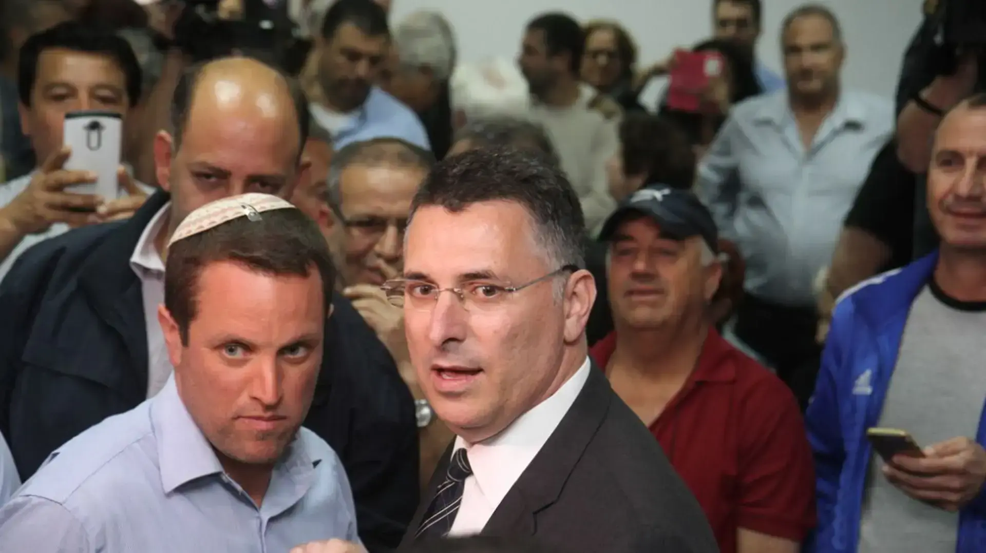 מסיבת עיתונאים של גדעון סהר בו מצהיר כי שב לפוליטיקה סניף הליכוד עכו, 3 באפריל 2017 מסיבת עיתונאים של גדעון סהר בו מצהיר כי שב לפוליטיקה סניף הליכוד עכו, 3 באפריל 2017