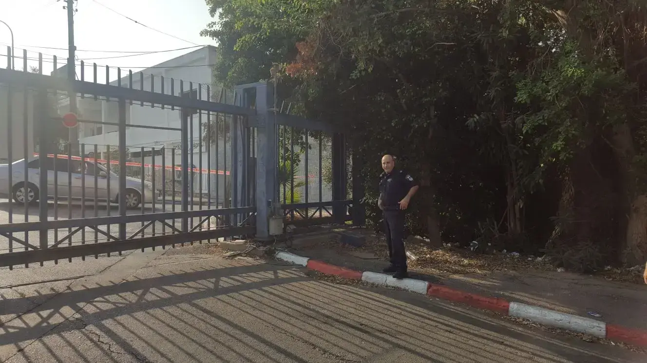 בת 57 מנצרת עילית נמחצה למוות תחת שער חשמלי, אוגוסט 2017 בת 57 מנצרת עילית נמחצה למוות תחת שער חשמלי, אוגוסט 2017