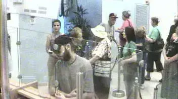 חשוד בשוד בנק הפועלים ברחוב עוזיאל בבתים (משטרת ישראל) חשוד בשוד בנק הפועלים ברחוב עוזיאל בבתים (משטרת ישראל)