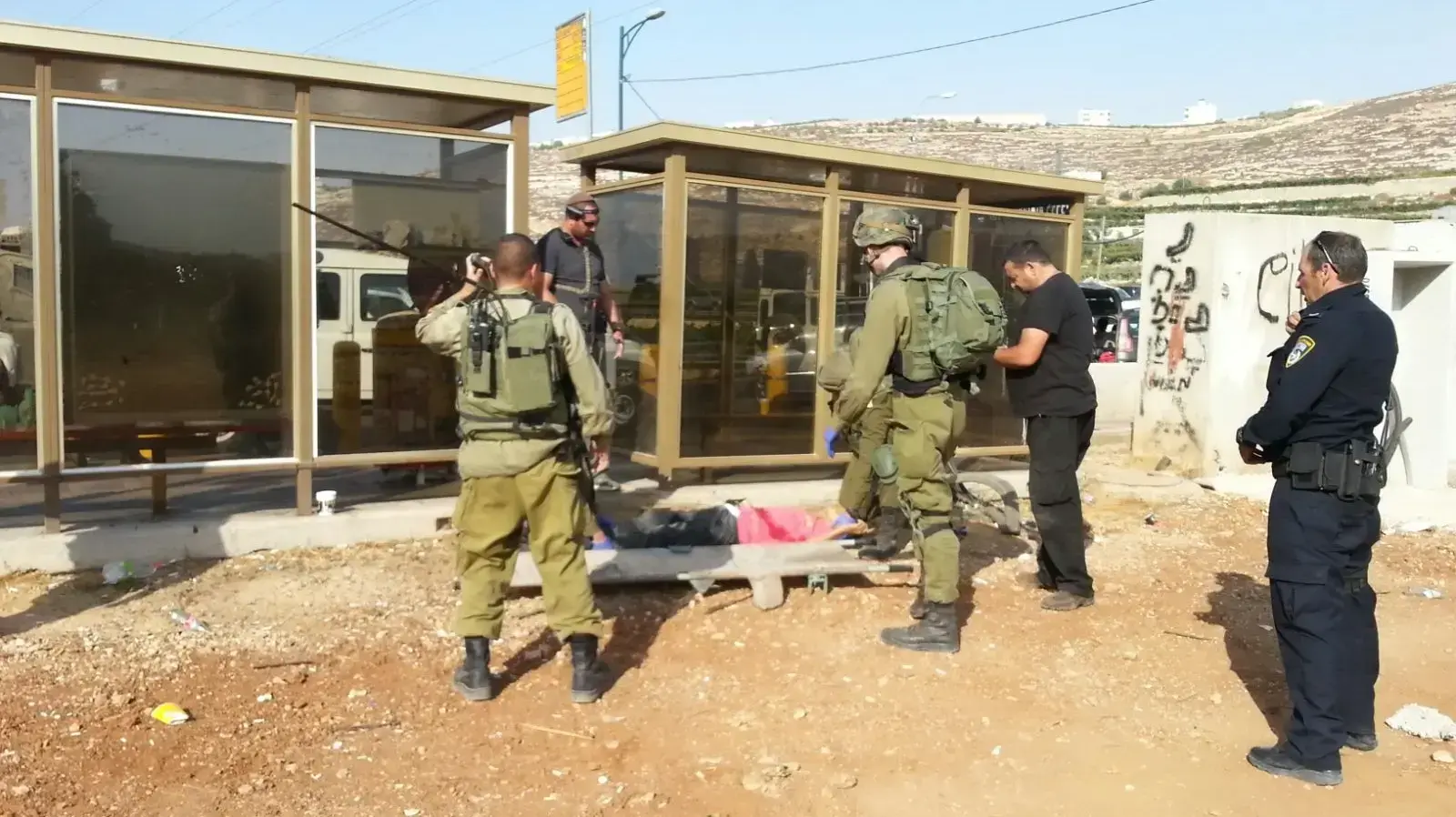 זירת ניסיון פיגוע הדקירה בקרית ארבע 13.9.17 זירת ניסיון פיגוע הדקירה בקרית ארבע 13.9.17