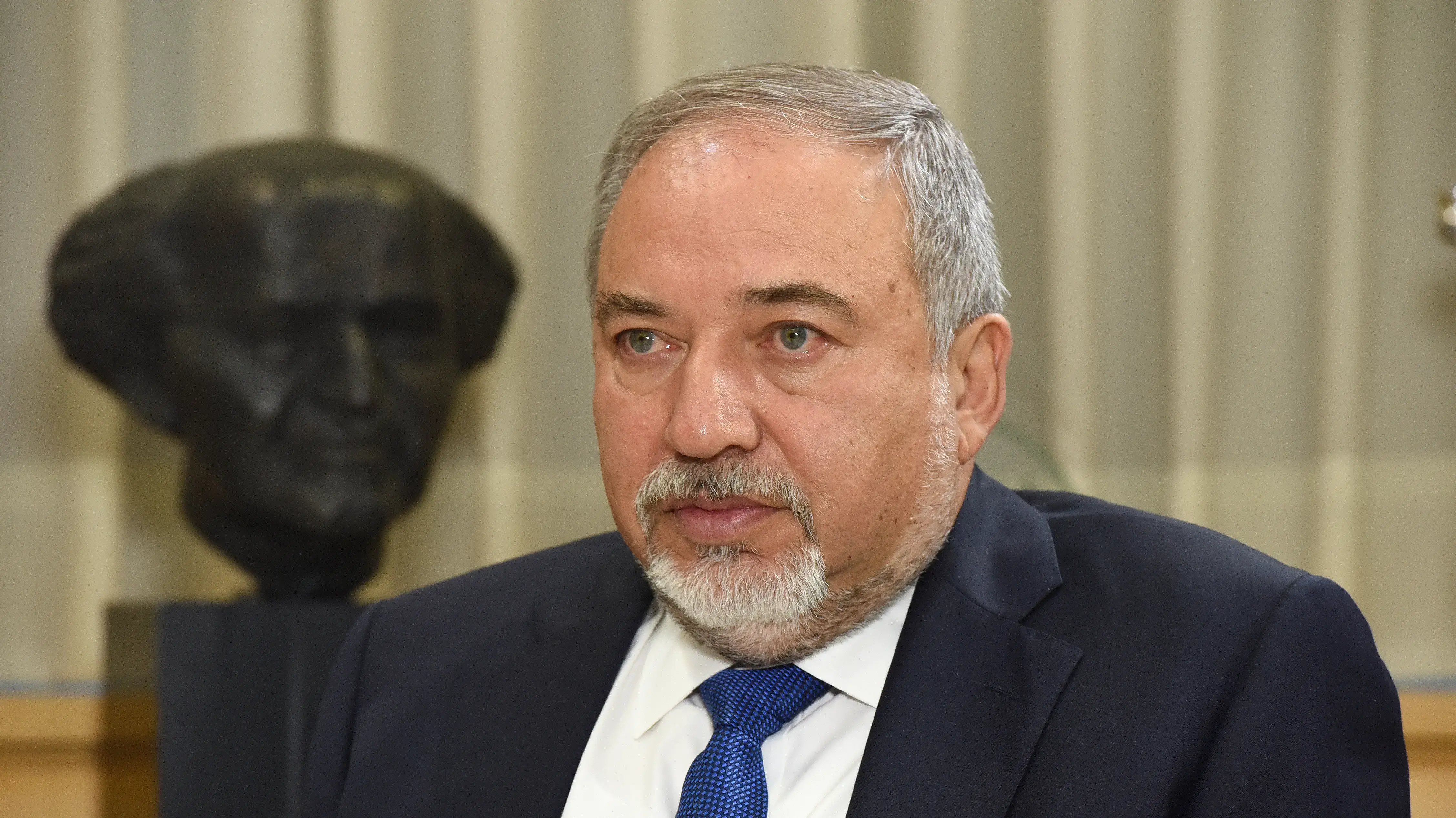 שר הביטחון אביגדור ליברמן בראיון לוואלה! NEWS, הראשון באוקטובר 2017 שר הביטחון אביגדור ליברמן בראיון לוואלה! NEWS, הראשון באוקטובר 2017