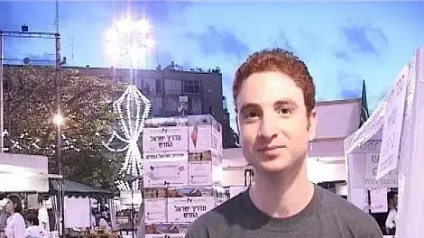 שמעון אדף בשבוע הספר - כיכר רבין שמעון אדף בשבוע הספר - כיכר רבין