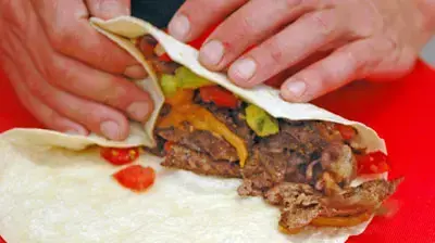 גלגול טורטייה מאיה טאקו בר גלגול טורטייה מאיה טאקו בר