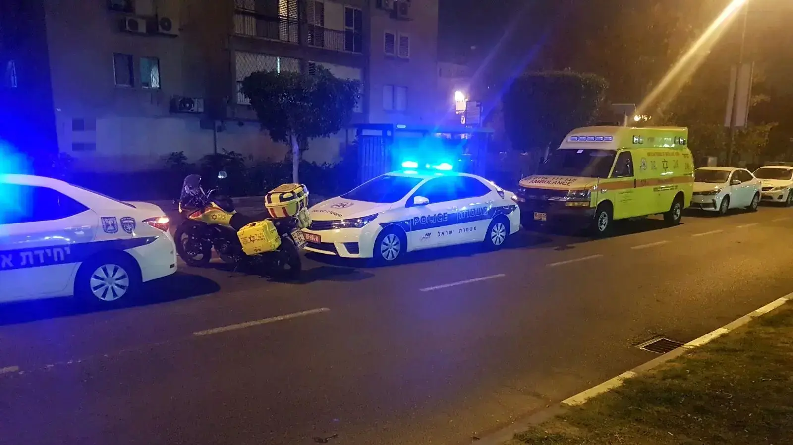 אדם שנמצא ללא רוח חיים בקומת הכניסה של בנין ברחוב יהודה בורלא בקרית ביאליק 14 בנובמבר2017