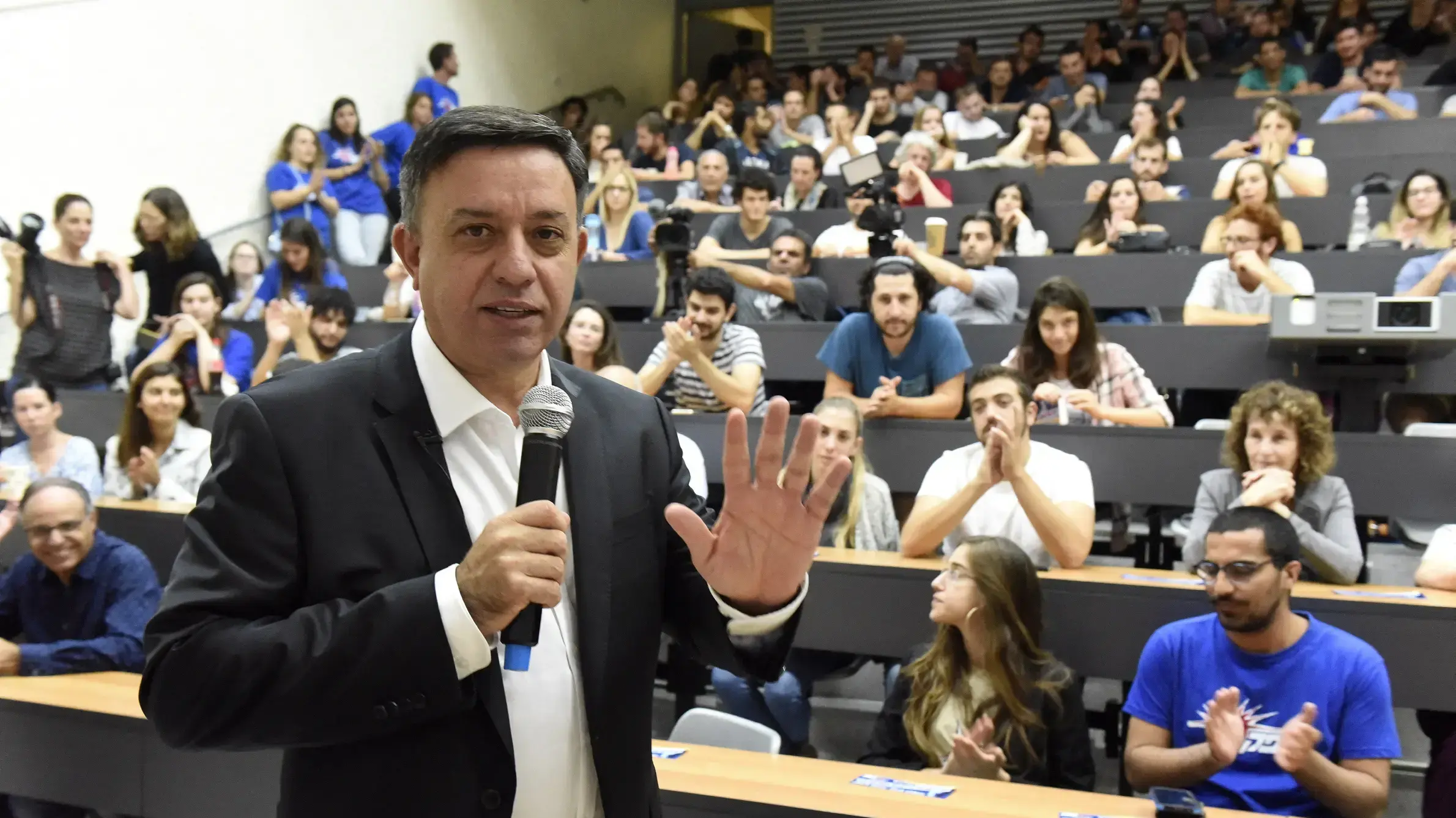 אבי גבאי נואם באוניברסיטת בן גוריון, באר שבע 13 בנובמבר 2017 אבי גבאי נואם באוניברסיטת בן גוריון, באר שבע 13 בנובמבר 2017