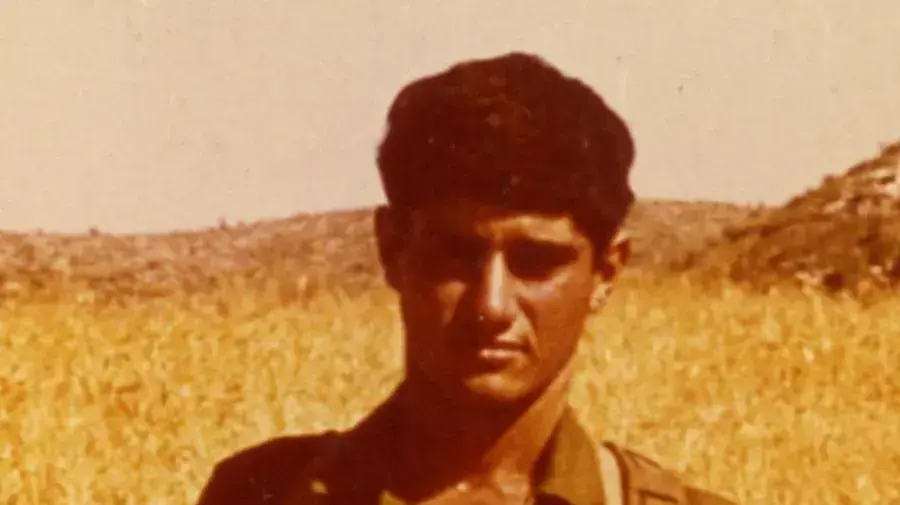 זאב וולקוביץ' בשירותו הצבאי
נכה צה"ל שנאלץ לעבור לדירה בעיר שרחוקה ממקום מגוריו זאב וולקוביץ' בשירותו הצבאי
נכה צה"ל שנאלץ לעבור לדירה בעיר שרחוקה ממקום מגוריו