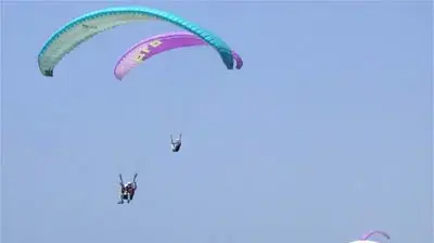 תחרות מצנחי רחיפה בתל אביב תחרות מצנחי רחיפה בתל אביב