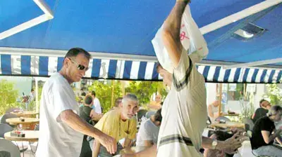 פפראצי רון חולדאי קבצן פפראצי רון חולדאי קבצן