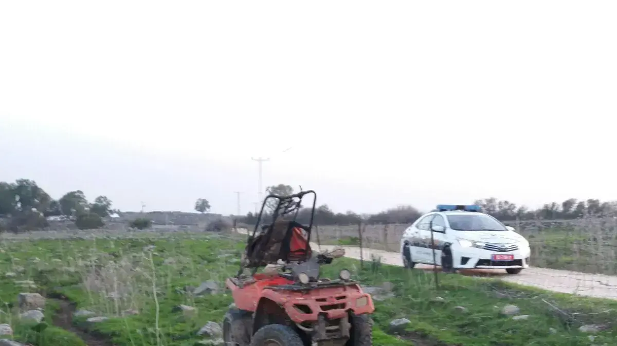 זירת תאונת הדרכים בסמוך לחוות כרי דשא(אזור מחלף אליפלט) בה נפצע נער כבן 16 לאחר שככל הנראה התהפך/נפל מטרקטורון
זירת תאונת הדרכים בסמוך לחוות כרי דשא(אזור מחלף אליפלט) בה נפצע נער כבן 16 לאחר שככל הנראה התהפך/נפל מטרקטורון